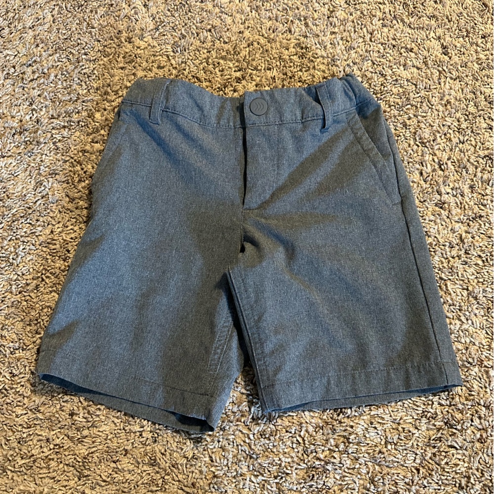 Excellent condition boys size 6 all in motion golf shorts